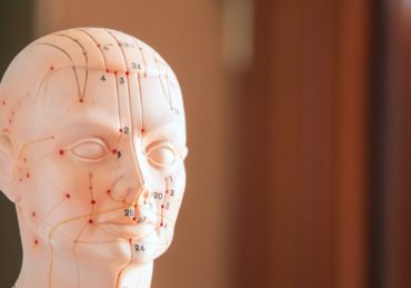 découvrez l'acupression, une pratique millénaire qui libère les tensions et favorise le bien-être en stimulant les points d'acupuncture à travers des pressions douces. explorez ses bienfaits pour votre santé physique et mentale, et apprenez comment intégrer cette technique relaxante dans votre quotidien.
