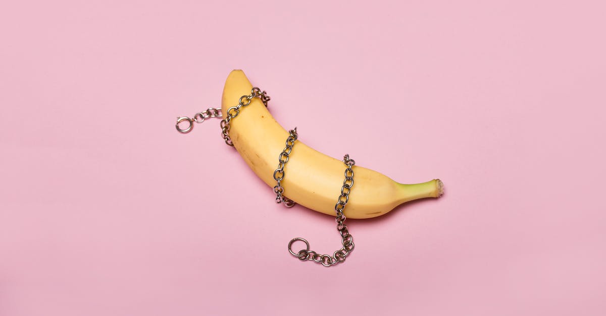 découvrez l'univers fascinant et varié du bdsm, ses pratiques, ses enjeux de consentement et de sécurité, ainsi que des conseils pour explorer cette dimension de la sexualité de manière respectueuse et épanouissante.