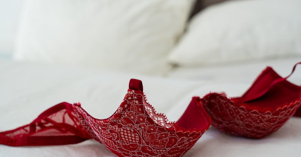 découvrez notre collection de lingerie élégante et confortable, conçue pour sublimer votre silhouette et vous offrir un confort inégalé. que vous cherchiez des ensembles séduisants ou des pièces plus classiques, nous avons tout ce qu'il vous faut pour vous sentir belle et en confiance.