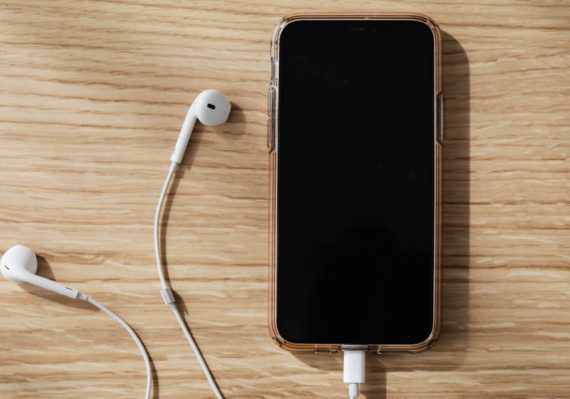 découvrez "plugged", une expérience immersive qui connecte la technologie et l'humain. plongez dans un univers où l'innovation rencontre l'art, et explorez les dernières tendances en matière de gadgets et de culture numérique.