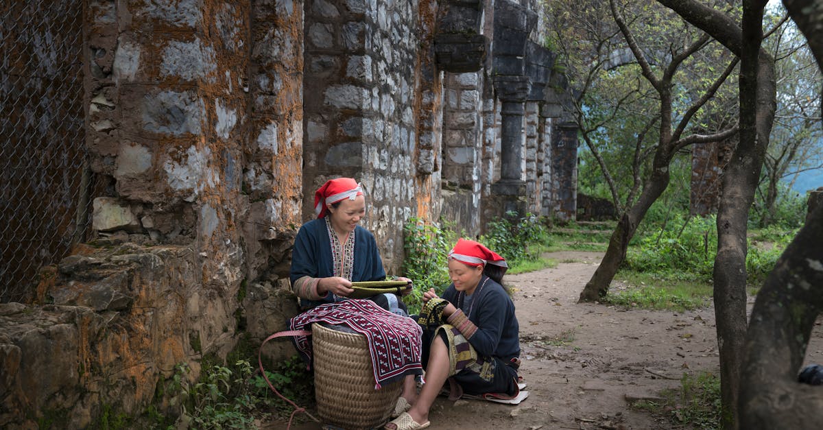 découvrez l'art du tissage, une technique millénaire qui allie créativité et savoir-faire. explorez les différentes méthodes de tissage, des textiles au design moderne, et laissez-vous inspirer par la beauté des matériaux et des motifs.