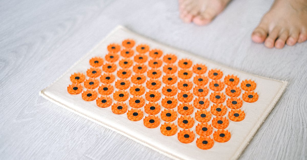 découvrez les bienfaits du tapis d'acupression pour soulager le stress, améliorer la circulation sanguine et favoriser la détente. idéal pour une utilisation à domicile, cet accessoire bien-être vous aide à retrouver sérénité et équilibre.